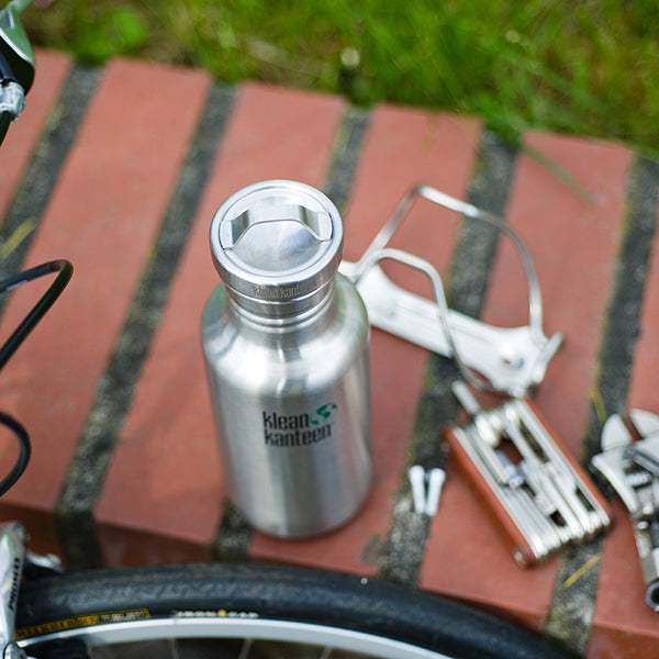 classic-steel-loop-cap-o5 stainless_bottle_cap_bike_parts_lifestyle.jpg