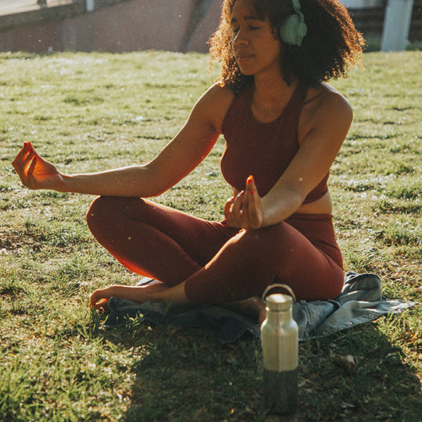 12oz-rise-reflect-with-bamboo-cap-m8 16oz_rise_reflect_yoga_park_headphones_square.jpg
