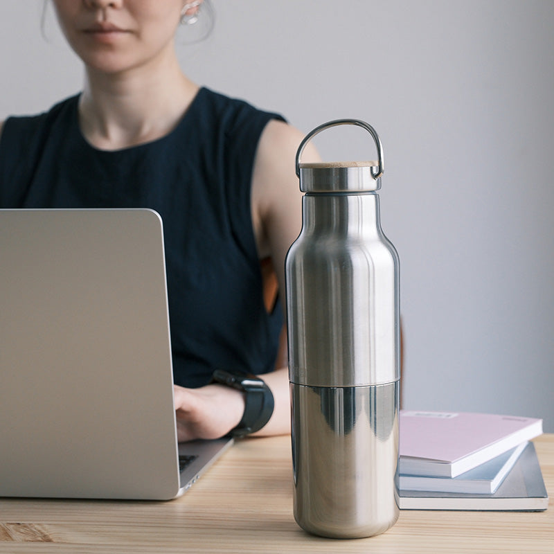 20oz-rise-reflect-with-bamboo-cap-f7 20oz_rise_reflect_desk_laptop_square.jpg
