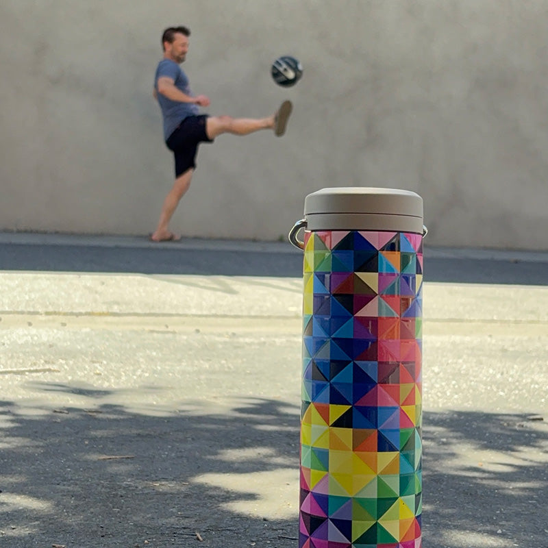 20oz-tkwide-with-twist-cap-mosaic-t6 20oz_tkwide_bottle_seasonal_mosaic_soccerball_player_square.jpg