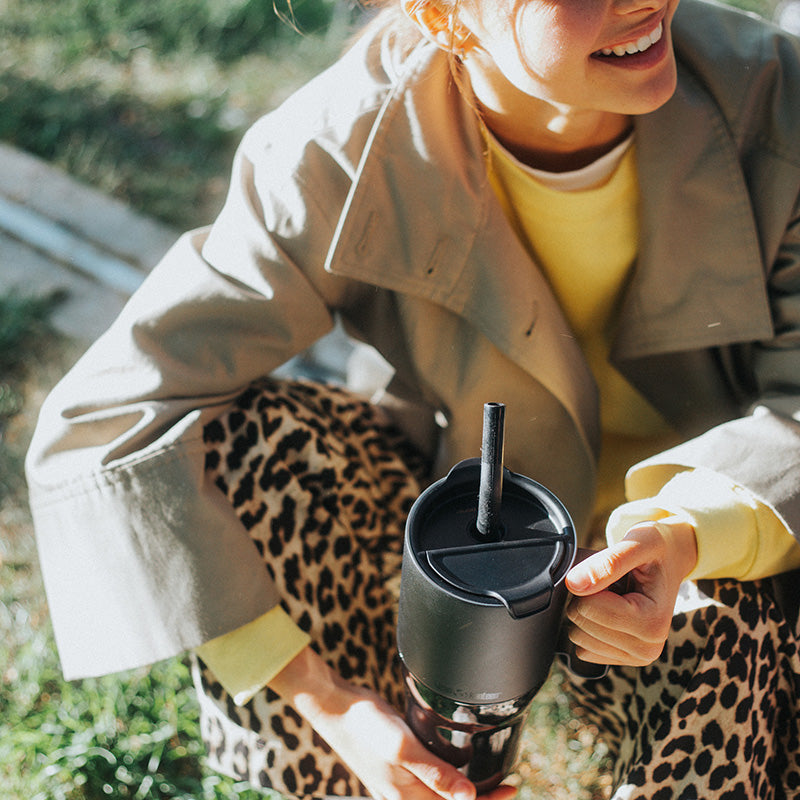 26oz-rise-tumbler-with-straw-lid-u0 26oz_rise_tumbler_black_woman_topview_square.jpg