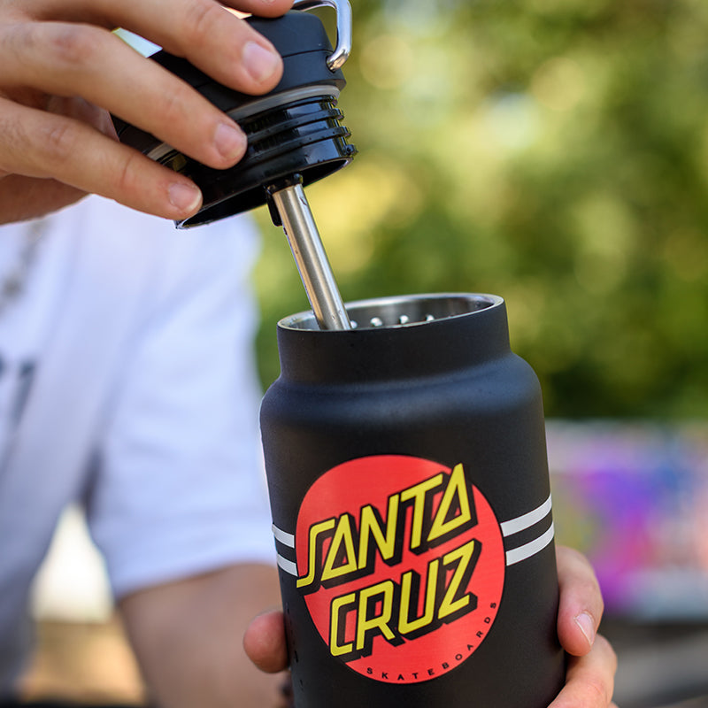 32oz-tkwide-with-twist-cap-santa-cruz-s5 32oz_tkwide_twist_water_bottle_santacruz_dot_lidoff_square.jpg