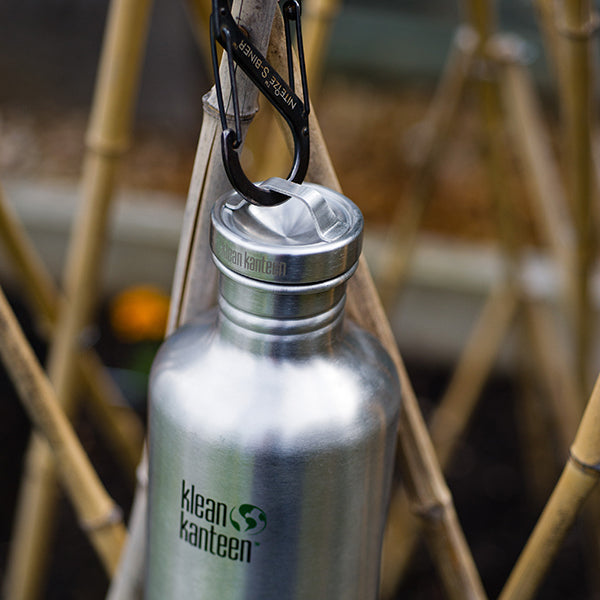 classic-steel-loop-cap-o5 40oz_bottle_steel_loop_cap_lifestyle.jpg