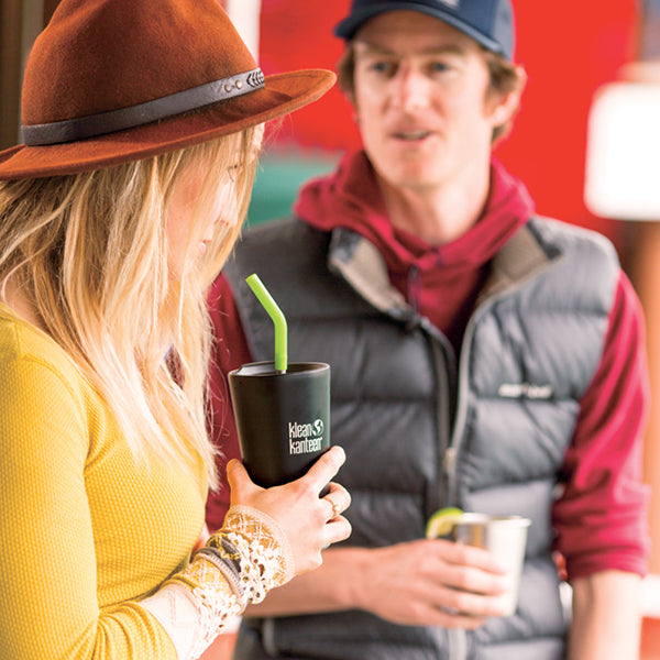 tumbler-straw-lid-with-straw-q7 K16VSSC-SB-guy-girl_style_9a499e23-5b7a-4a0d-b42e-d1b4b02627b2.jpg