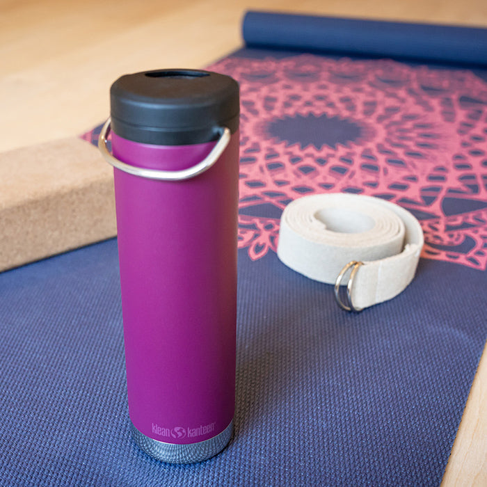 tkwide-twist-cap-with-straw-kit-w3 K20TKWPT-PP-T-TWIST-yoga_bottle_closed_lifestyle_a5ac6535-9c60-42bb-86fe-b94b5cef2b68.jpg
