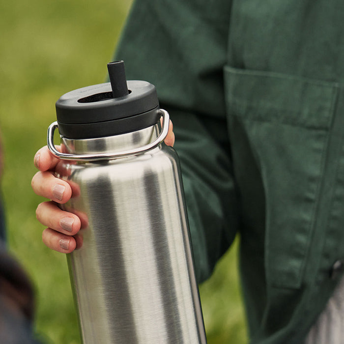 tkwide-twist-cap-with-straw-kit-w3 K32TKWSSL-BS-T-TWIST-32_oz_water_bottle_straw_cap_lifestyle_76e40be3-2488-47fa-afd0-c7d5ba075b15.jpg