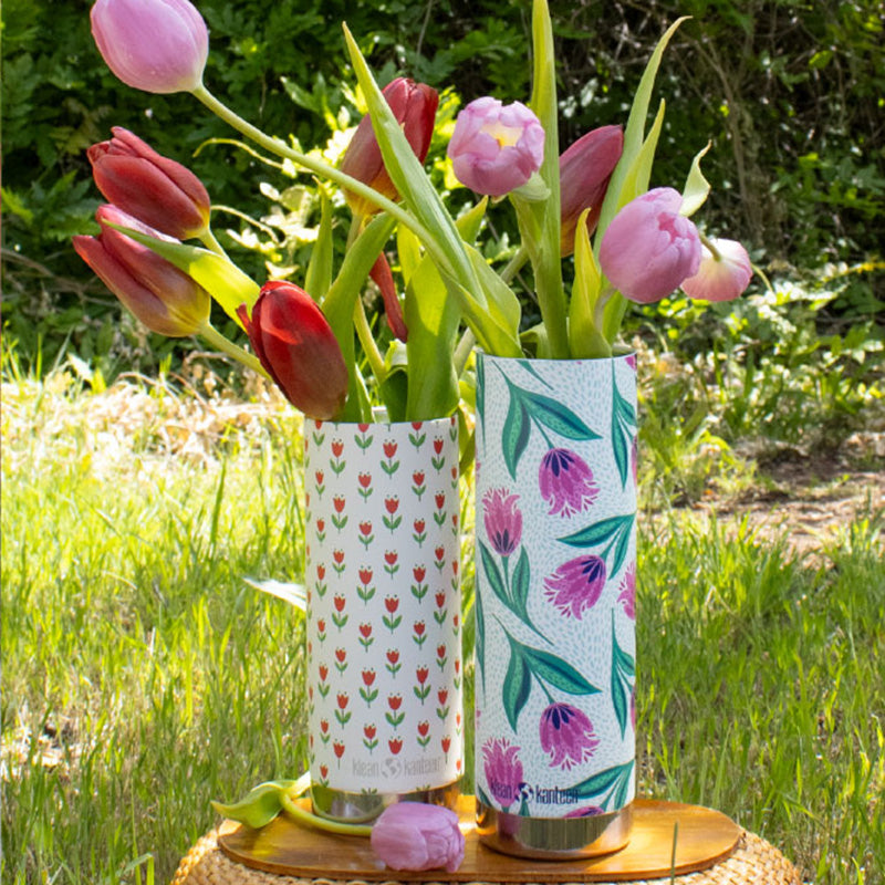 16oz-tkwide-with-cafe-red-tulips-m6 bottles_seasonal_spring_flowers_2_square.jpg