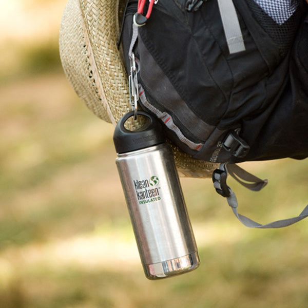 steel-s-biner-3-q6 carabiner_steel_bottle_backpack_lifestyle_dd4fef2d-f5d2-4f32-ac05-c706bd6b518e.jpg