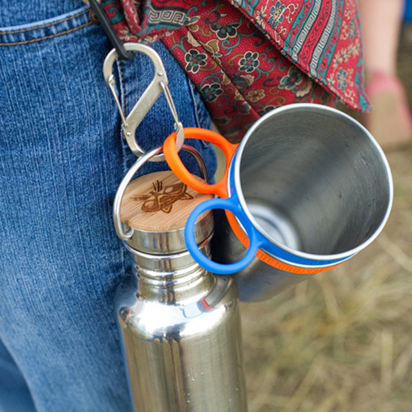 steel-s-biner-3-q6 carabiner_steel_clip_bottle_lifestyle_f9a2dad1-cd06-4894-b3ff-13476b2b5a87.jpg
