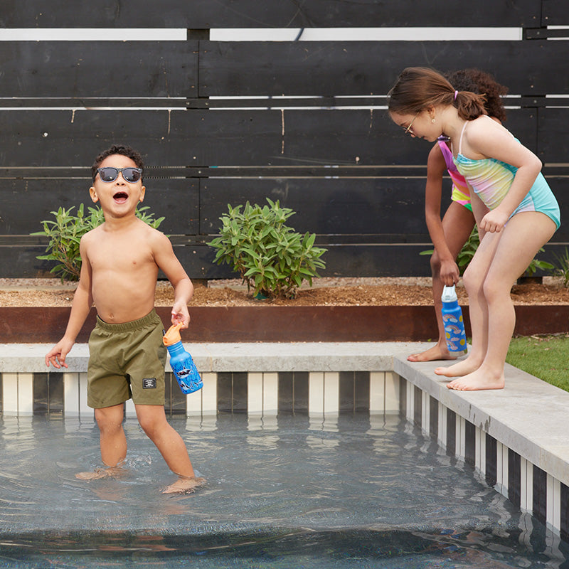 12oz-kid-s-classic-with-flip-seal-sport-cap-h8 kid_sport_flip_seal_12oz_boy_pool_square.jpg