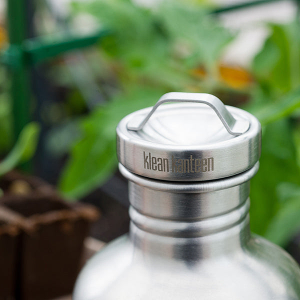 classic-steel-loop-cap-o5 stainless_cap_garden_lifestyle.jpg