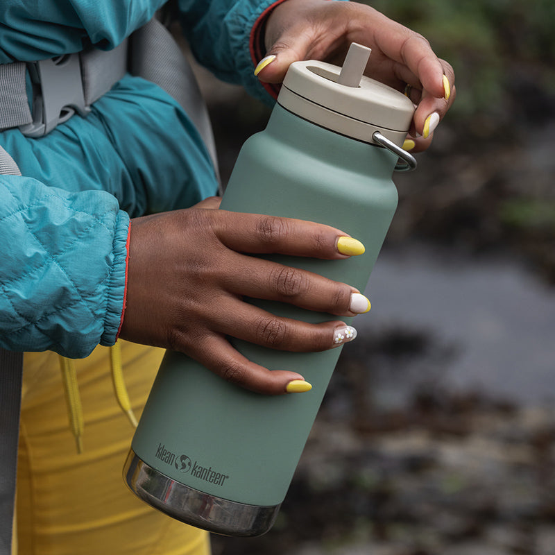 32oz-tkwide-made-to-do-more-bundle-k3 tkwide_32oz_insulated_bottle_twist_closeup_seapsray_hand_square.jpg