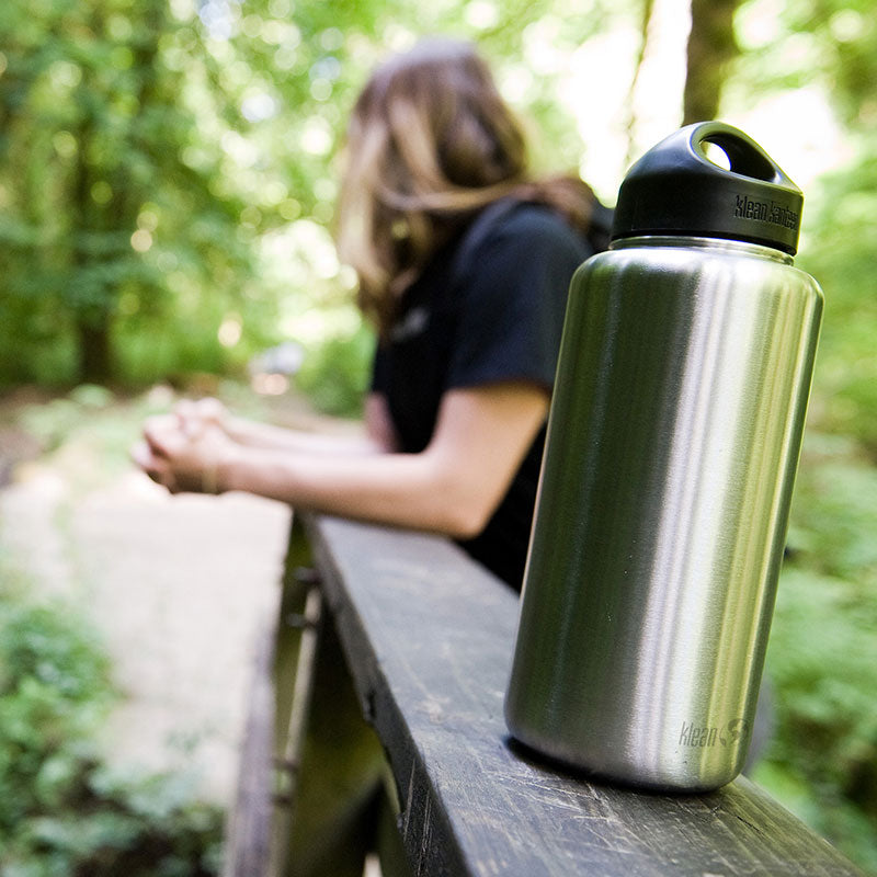 40oz-wide-with-loop-cap-r0 wide_40oz_bottle_bridge_closeup_square.jpg